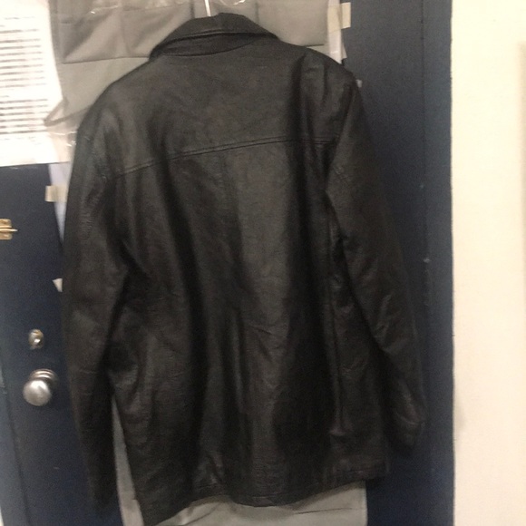 Leather jacket - Picture 2 of 3